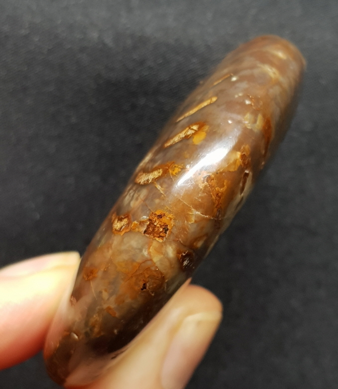 붉은빛 아름다운 오팔 암몰라이트