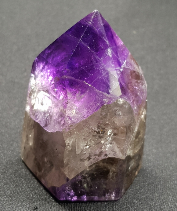 균열 스모키 아메시스트 육각주