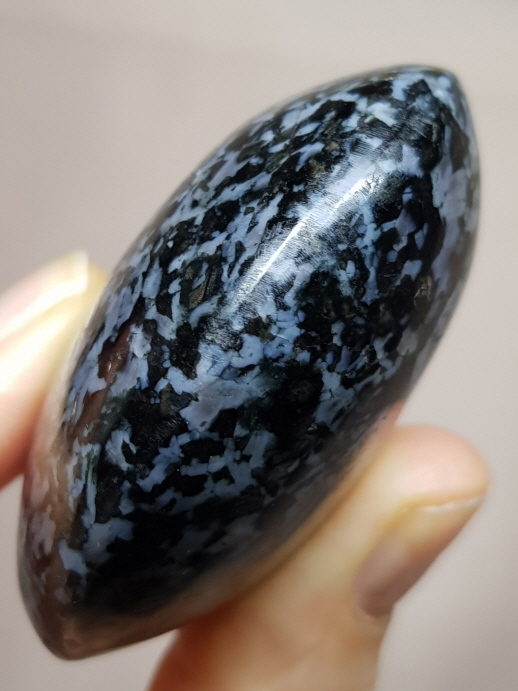 멀리나이트( Merlinite)자갈형