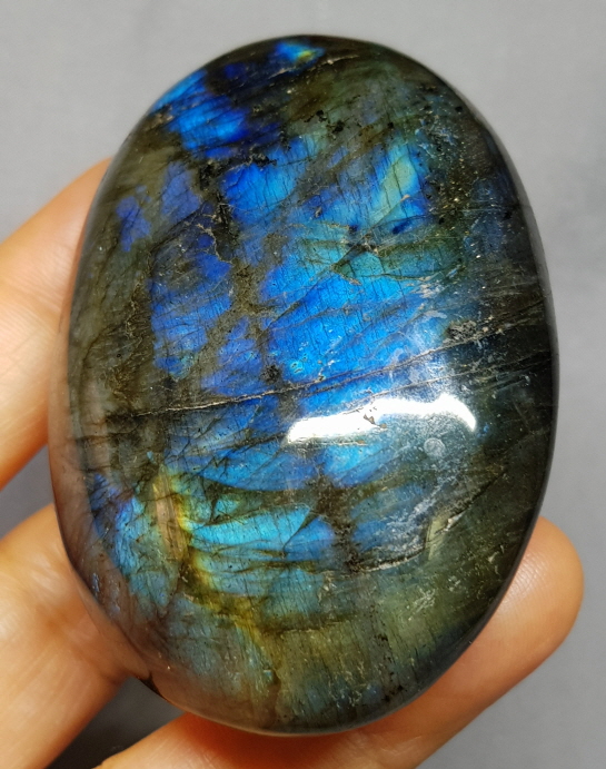 색감 좋은 라브라도라이트원석