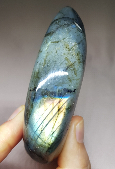 라브라도라이트 원석