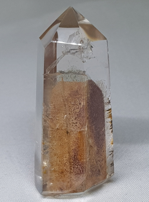 갈색 가든 수정 육각주