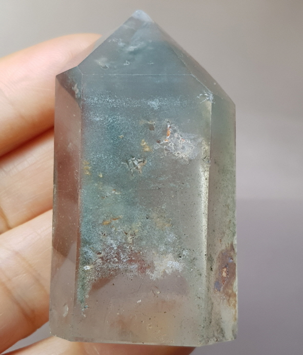 녹색클로라이트펜텀육각주