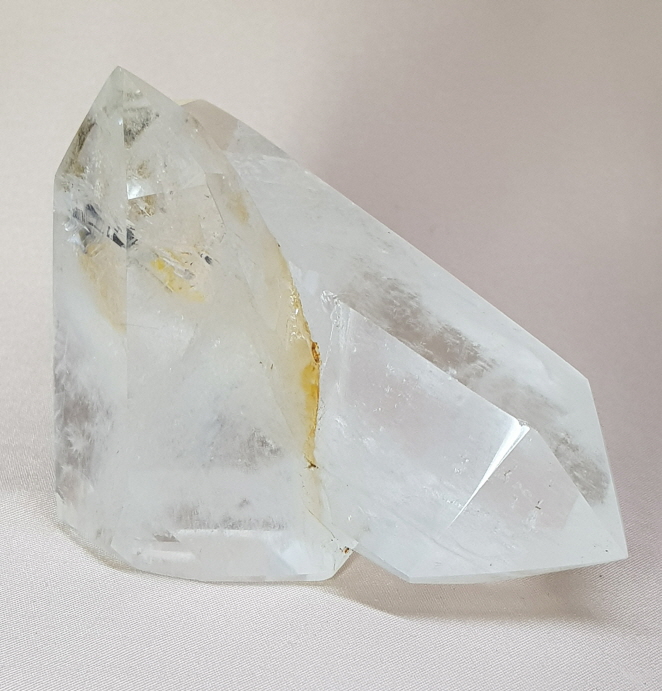 더블 터미네이티드 크로스형육각주